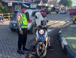 SATLANTAS POLRES GOWA HIMBAU DAN TEGUR SECARA HUMANIS PELANGGAR LALULINTAS