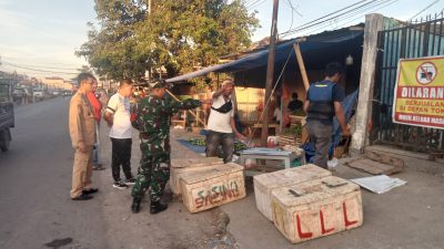 Camat Pallangga Bersama Sekcam,Bhabinsa Dan Bhinmas Lakukan Penertiban Pedagang Liar Diwilayahnya