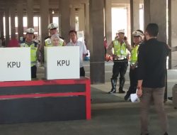 Polres Gowa dan KPU Gowa, Gelar Simulasi Pengamanan TPS di Pelataran Museum Balla Lompoa