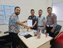 Tim Pembina Samsat Mamuju gandeng Kalla Toyota Mamuju berikan Kemudahan Layanan Pembayaran Pajak Kendaraan Bermotor