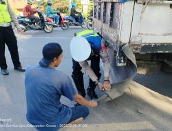 Kurangi Kemacetan Jelang Perayaan Tahun Baru 2024, Sat Lantas Polres Gowa Lakukan Pembatasan Kendaraan Truck Angkut Material