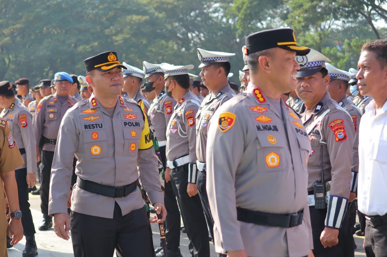 Polres Pelabuhan Makassar Bersama Polrestabes Makassar Laksanakan Apel gelar Pasukan Operasi Mantap Praja 2024