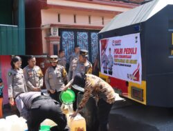 Polri Peduli Demi Kemanusiaan, Polres Pelabuhan Makassar Salurkan Air Bersih ke Warga Terdampak Kekeringan
