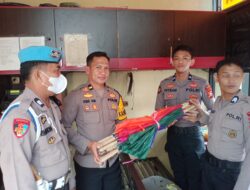 Kapolres Gowa Serahkan 10 Buah Payung untuk Peningkatan Pelayanan Masyarakat