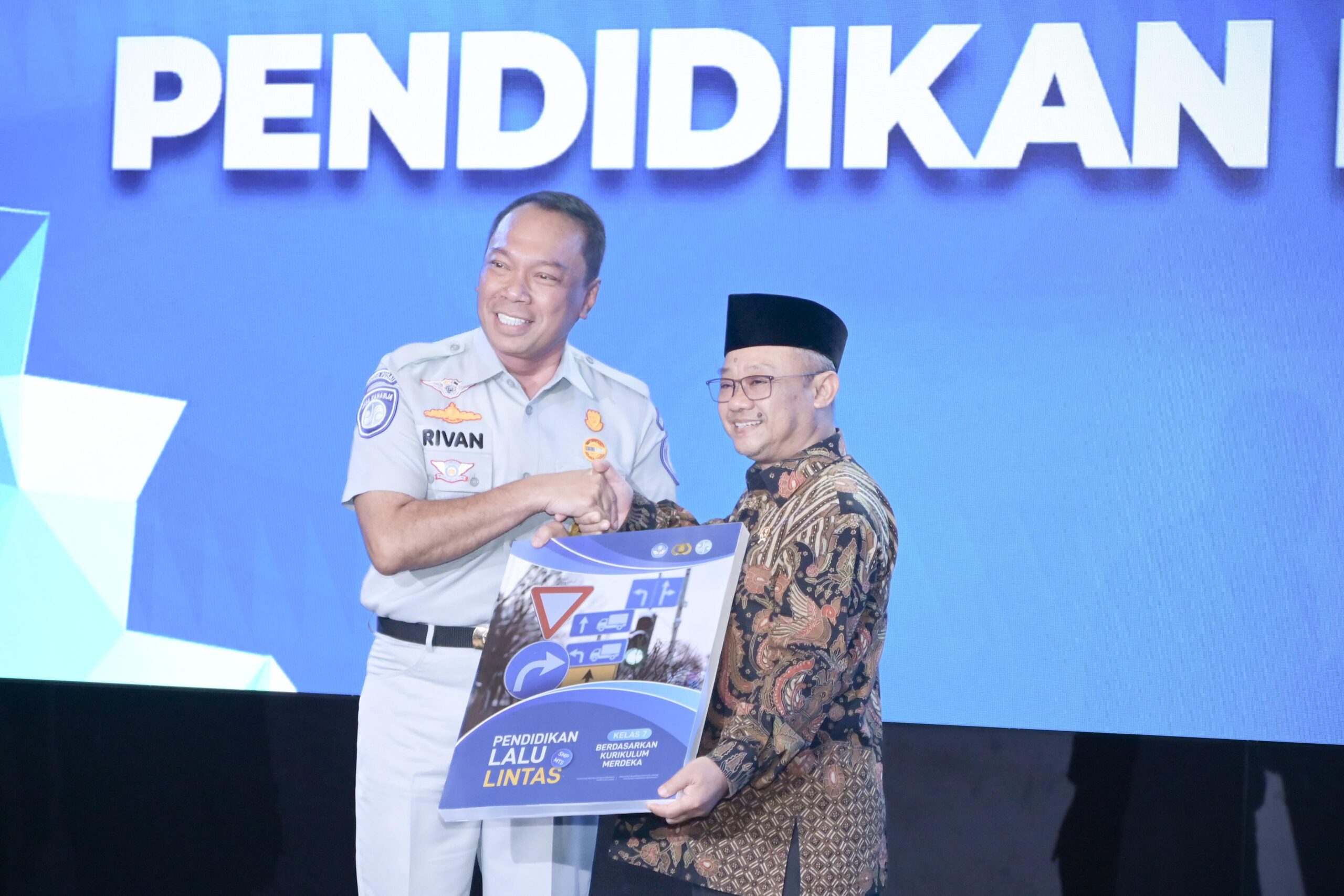 Mendikdasmen : Inisiatif Jasa Raharja dan Korlantas Polri hadirkan  Kurikulum Pendidikan Lalu Lintas untuk Pelajar adalah Langkah Awal  Membangun Generasi Indonesia Emas 2045